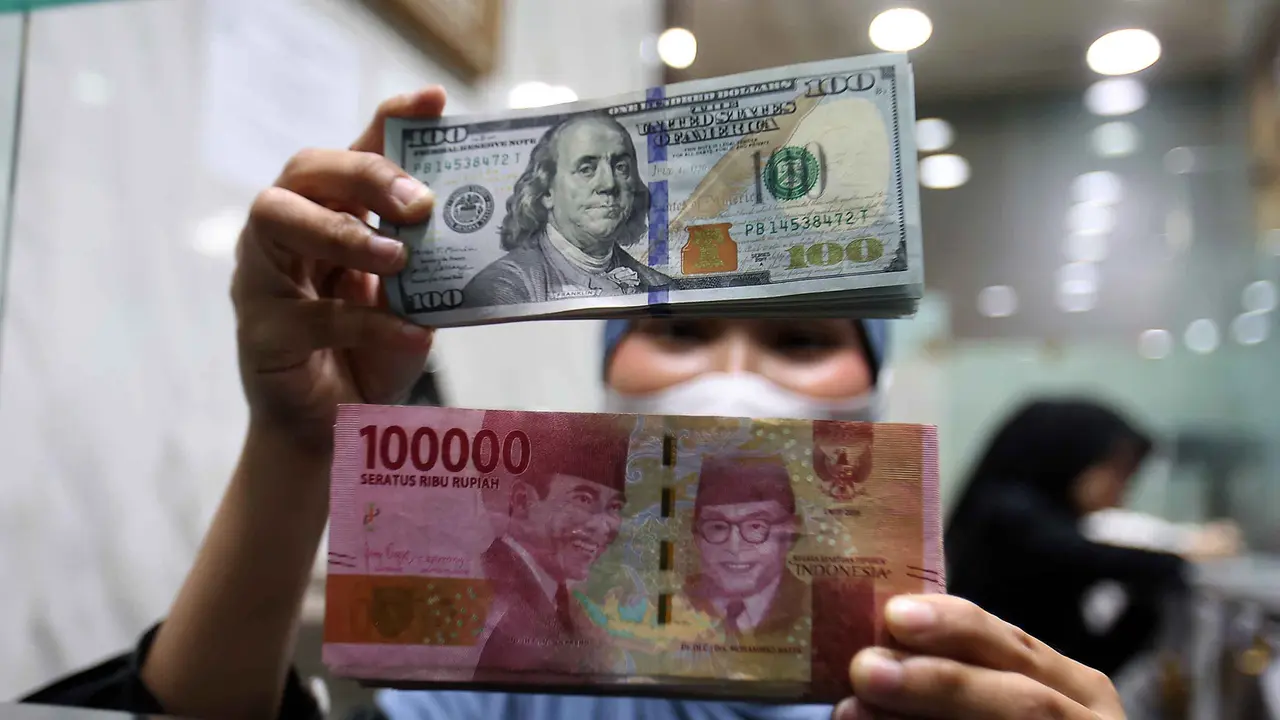 Rupiah Makin Tertekan, Sentimen Suku Bunga Tinggi Jadi Pemicu