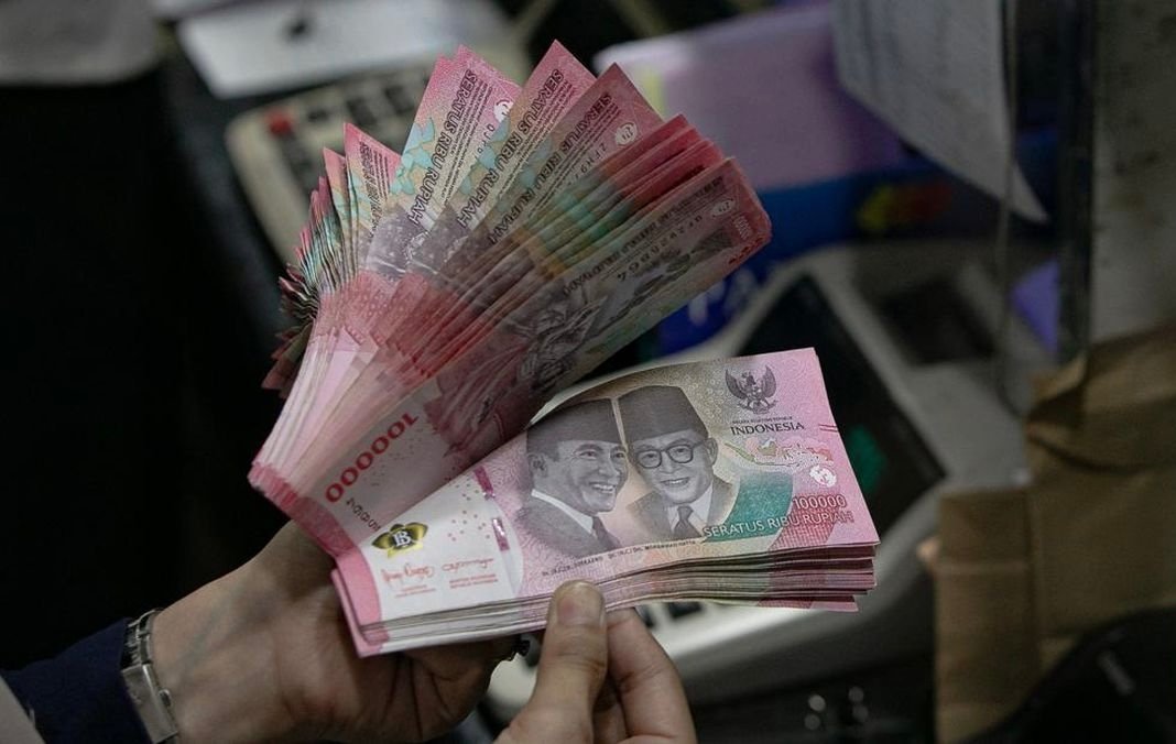 Kurs Rupiah Hari Ini Tertekan, Dolar AS Capai Rp18.099