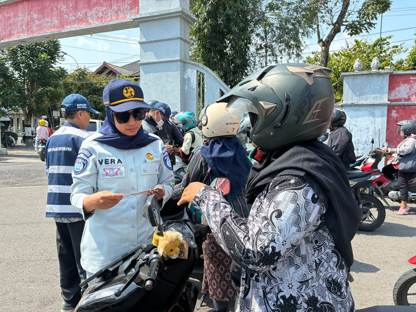 Jasa Raharja dan Tim Samsat Dorong Kepatuhan Kendaraan melalui Opsgab di Yogyakarta