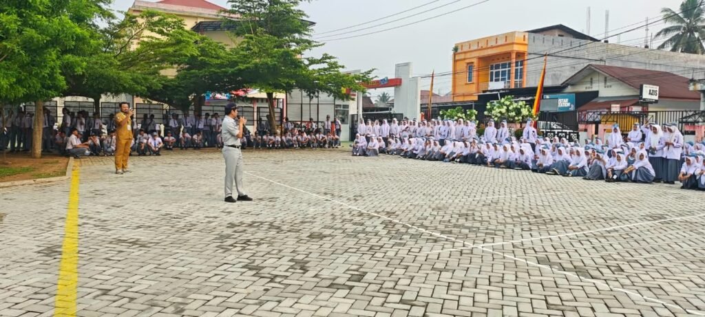 Jasa Raharja Sumbar Edukasi Keselamatan Berlalu Lintas kepada Siswa SMK Negeri 1 Payakumbuh